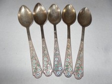 Fünf Teelöffel aus Silber